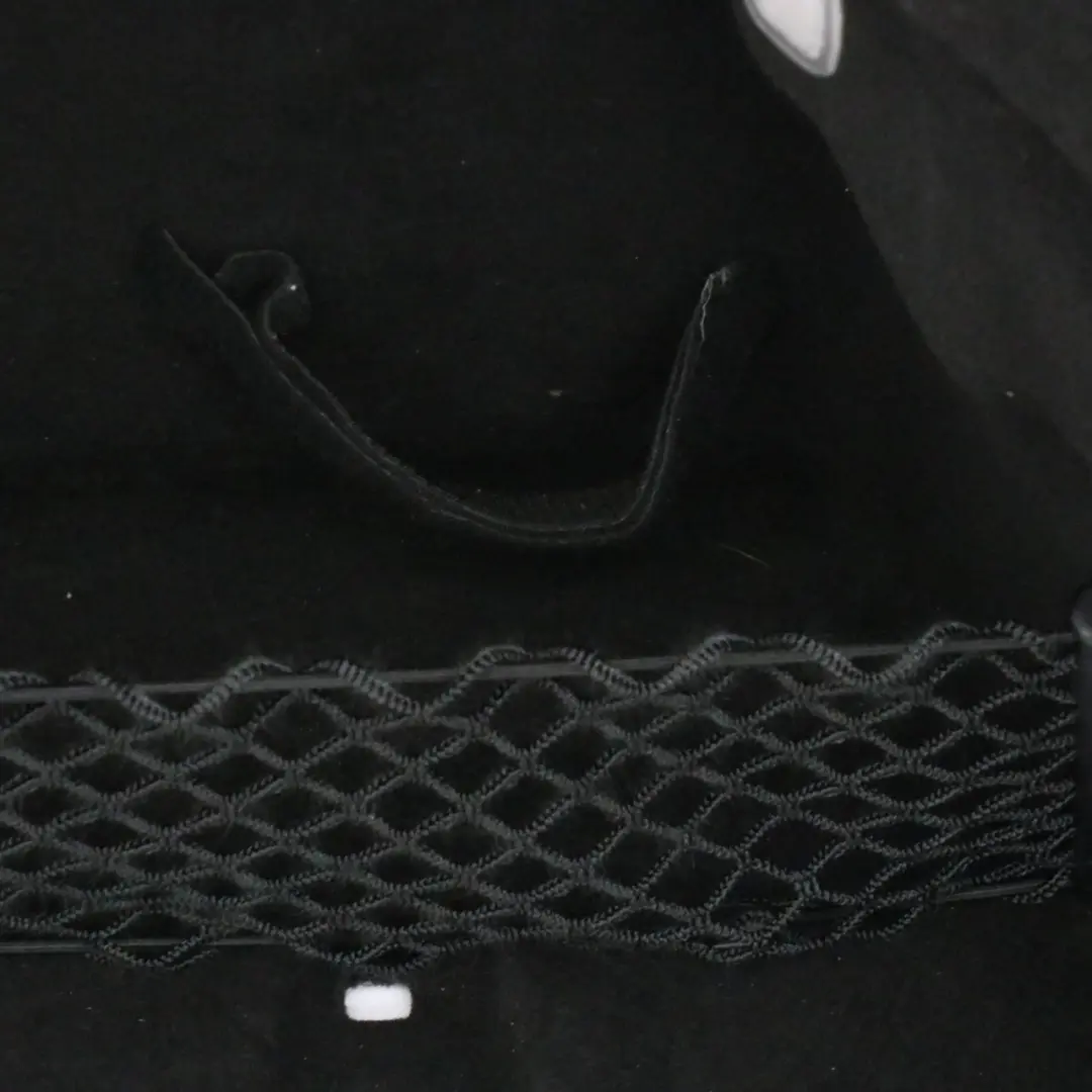 S500 Cubierta Panel Maletero Lateral Derecho Negro para Mercedes W221 con número de pieza A2216901241 Mercedes W221 S500 Cubierta Panel Maletero Lateral Derecho Negro - SKU A2216901241 - Número de pieza A2216901241