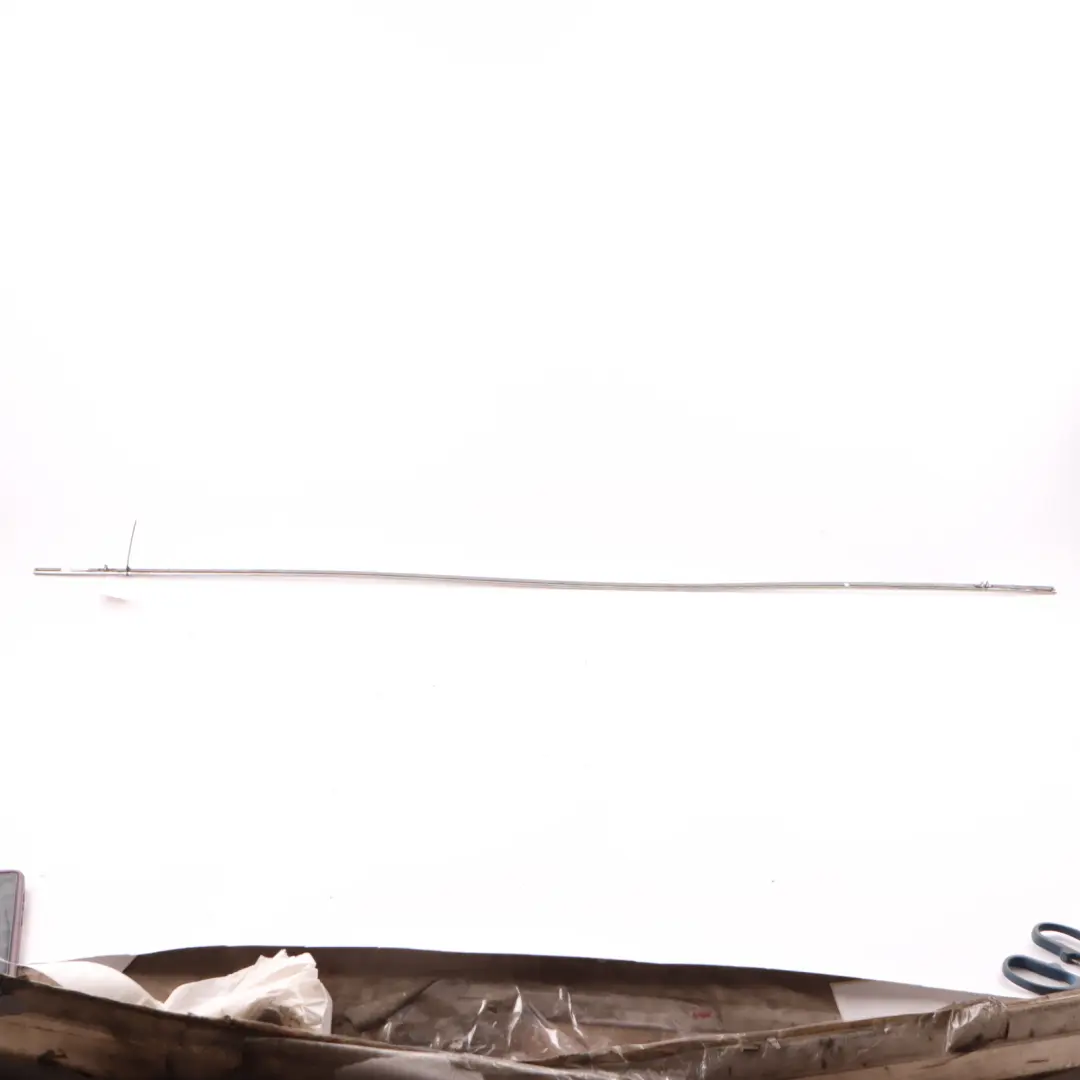  Garniture fenêtre porte avant droite Mercedes W221 Joint de moulage - SKU A2216904280 - Numéro de pièce A2216904280