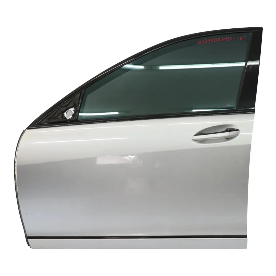Porta anteriore sinistra Iridium Silver Metallic - 775 per Mercedes W221 con numero di parte A2217200105 Mercedes W221 Porta anteriore sinistra Iridium Silver Metallic - 775 - SKU A2217200105-IRS - Numero di parte A2217200105
