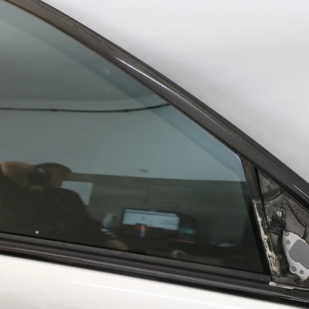 Tür vorne rechts Iridium Silber Metallic - 775 für Mercedes W221 mit Teilenummer A2217200205 Mercedes W221 Tür vorne rechts Iridium Silber Metallic - 775 - SKU A2217200205-IRS - Teilenummer A2217200205