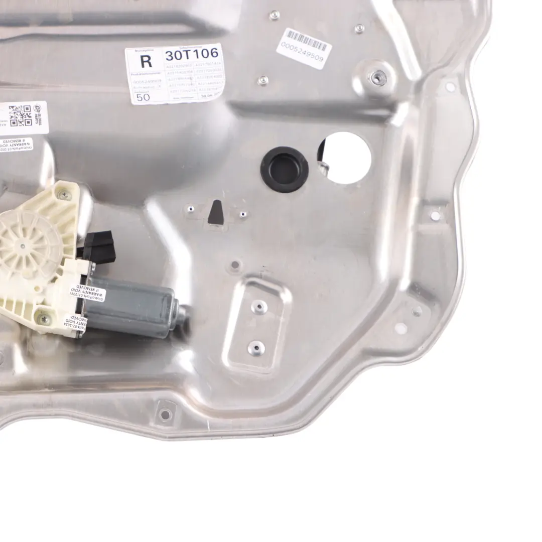 Window Lifter Motor Front Right O/S Regulator Unit to Mercedes W221 with Part number A2217200246 Mercedes W221 Window Lifter Motor Front Right O/S Regulator Unit - SKU A2217200246 - Part number A2217200246