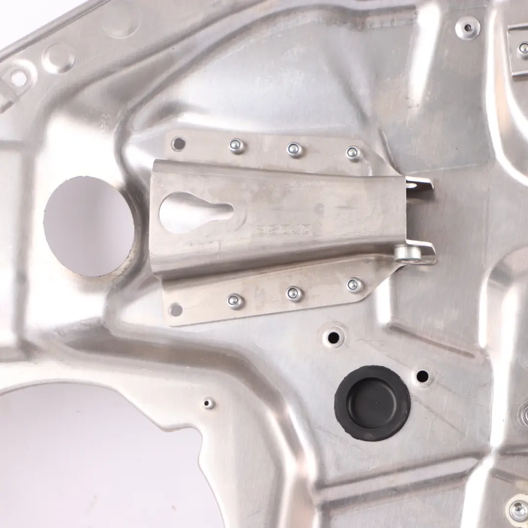 Window Lifter Motor Front Right O/S Regulator Unit to Mercedes W221 with Part number A2217200246 Mercedes W221 Window Lifter Motor Front Right O/S Regulator Unit - SKU A2217200246 - Part number A2217200246