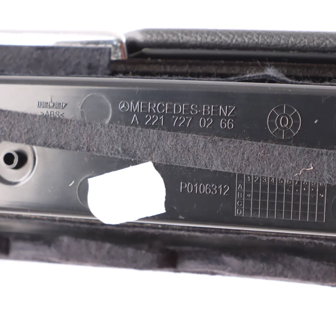 Mercedes W221 Vordertür Armlehne Rechts Halter Leder Schwarz - SKU A2217201295 - Teilenummer A2217201295