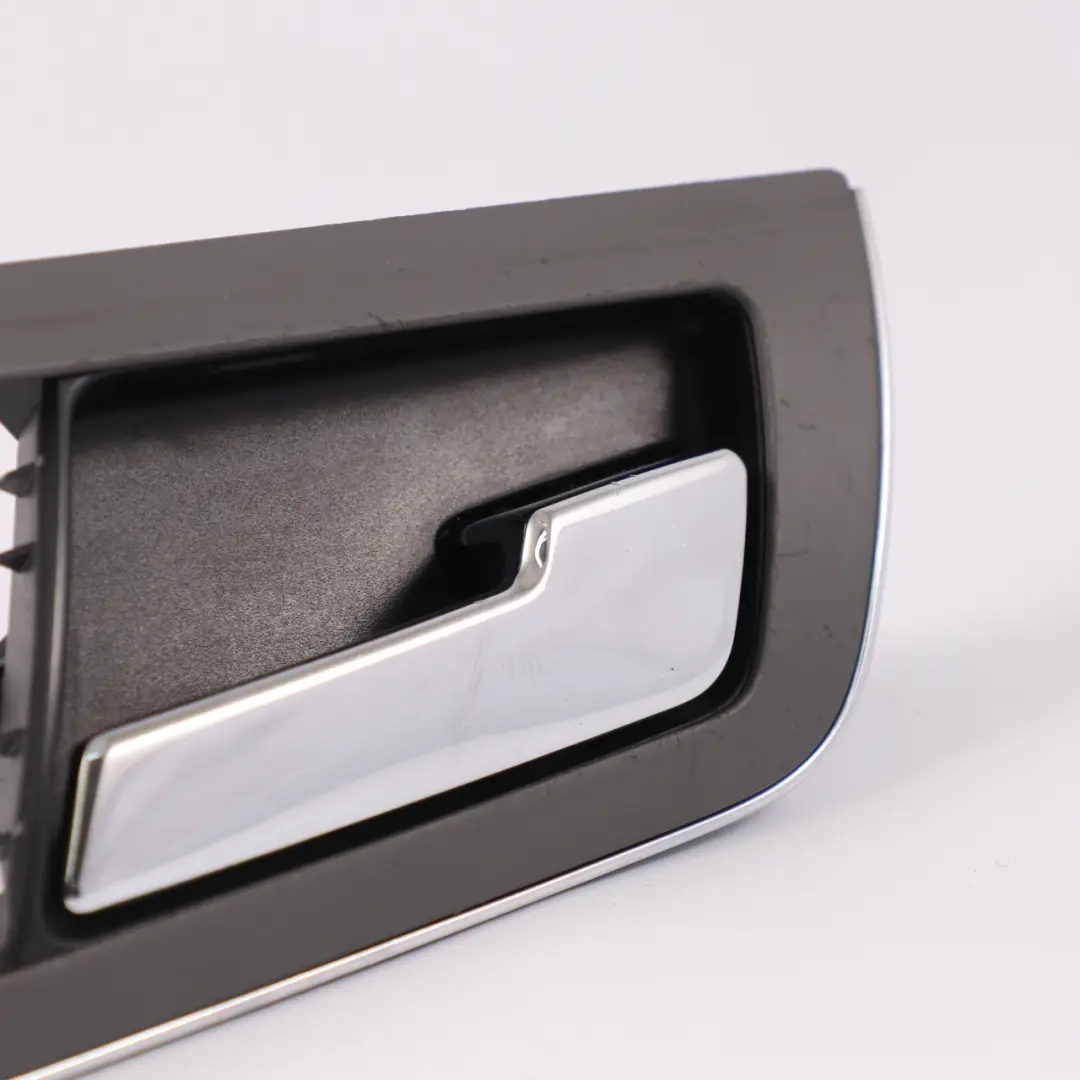 Couvercle de poignée de porte avant droite gris basalte pour Mercedes W221 à propos du numéro de pièce A2217205848 Mercedes W221 Couvercle de poignée de porte avant droite gris basalte - SKU A2217205848-1 - Numéro de pièce A2217205848