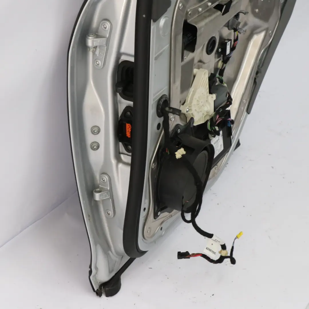 Mercedes W221 Porte arrière droite Argent Iridium Métallisé - 775 - SKU A2217300405-IRS - Numéro de pièce A2217300405