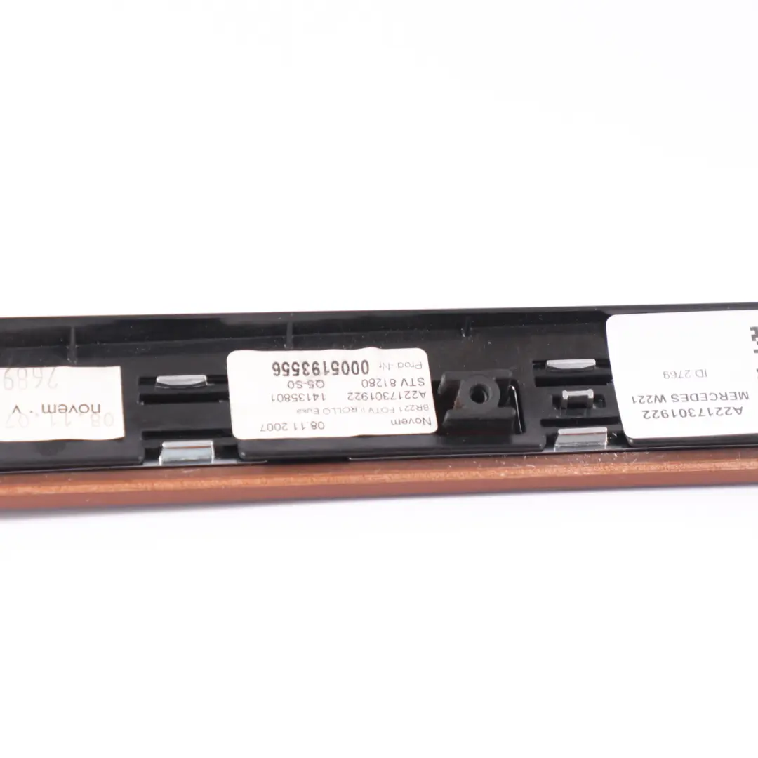 Listón embellecedor puerta trasera izquierda Madera para Mercedes W221 con número de pieza A2217301922 Mercedes W221 Listón embellecedor puerta trasera izquierda Madera - SKU A2217301922 - Número de pieza A2217301922