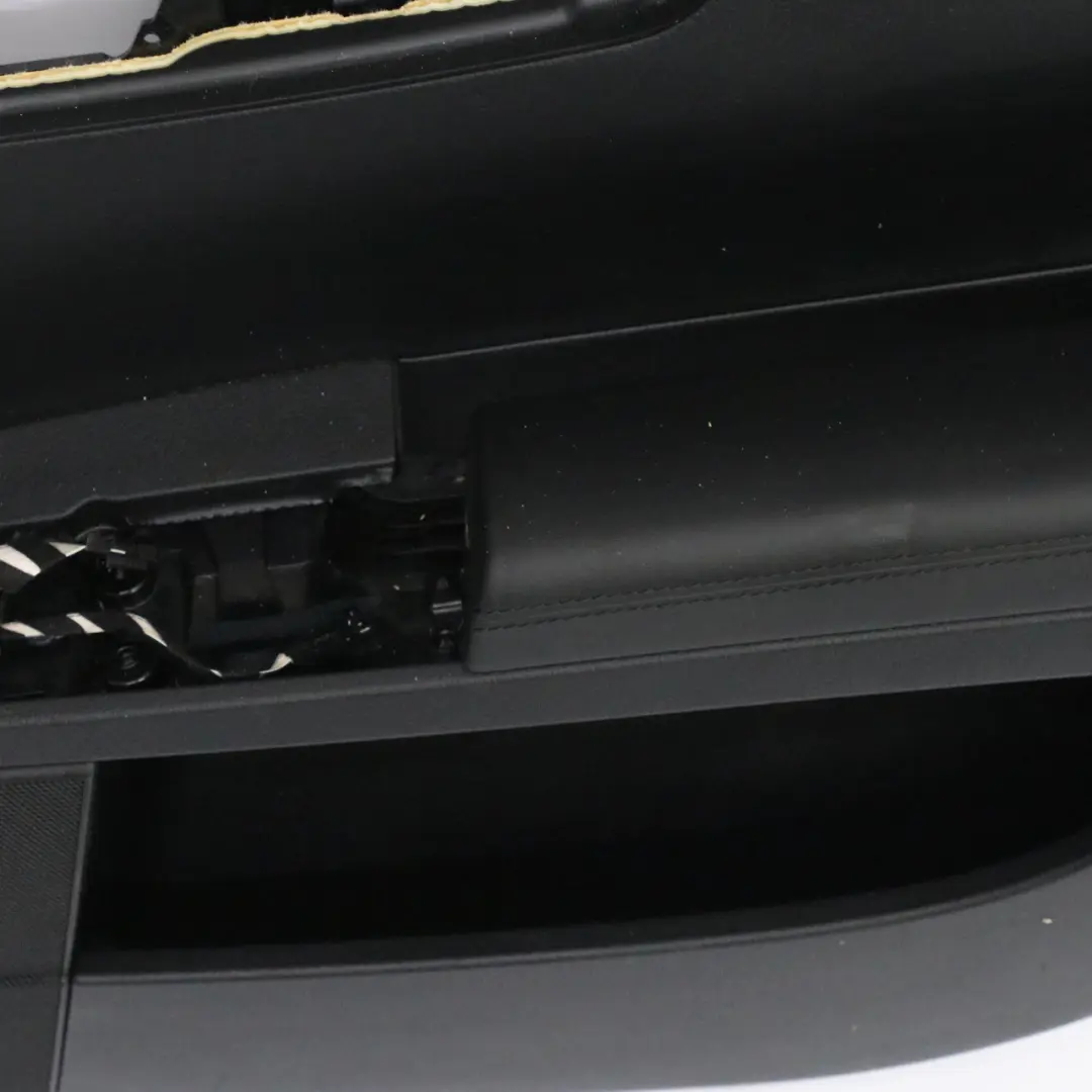 Coperchio della scheda porta posteriore destra Nero Pelle Nappa per Mercedes W221 con numero di parte A2217302679 Mercedes W221 Coperchio della scheda porta posteriore destra Nero Pelle Nappa - SKU A2217302679 - Numero di parte A2217302679