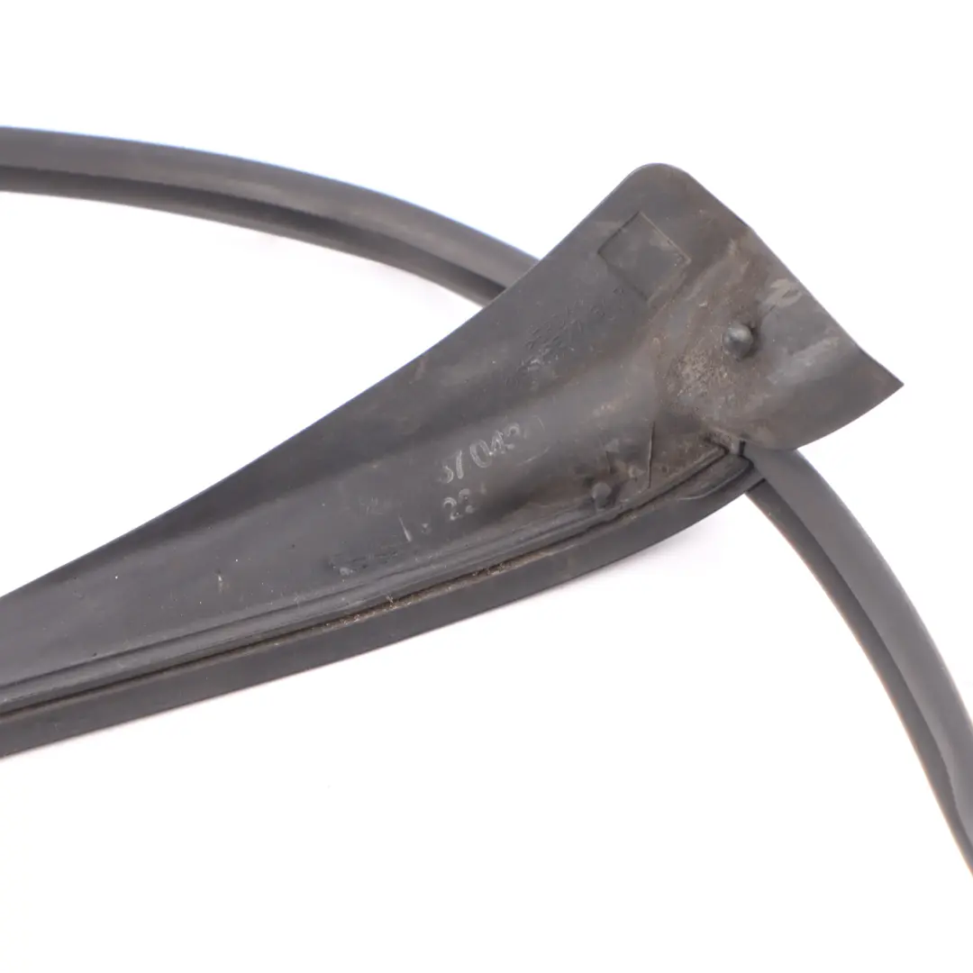 Guarnizione Porta Posteriore Destra Top Finestra Telaio per Mercedes W221 Berlina con numero di parte A2217310780 Mercedes W221 Berlina Guarnizione Porta Posteriore Destra Top Finestra Telaio - SKU A2217310780 - Numero di parte A2217310780