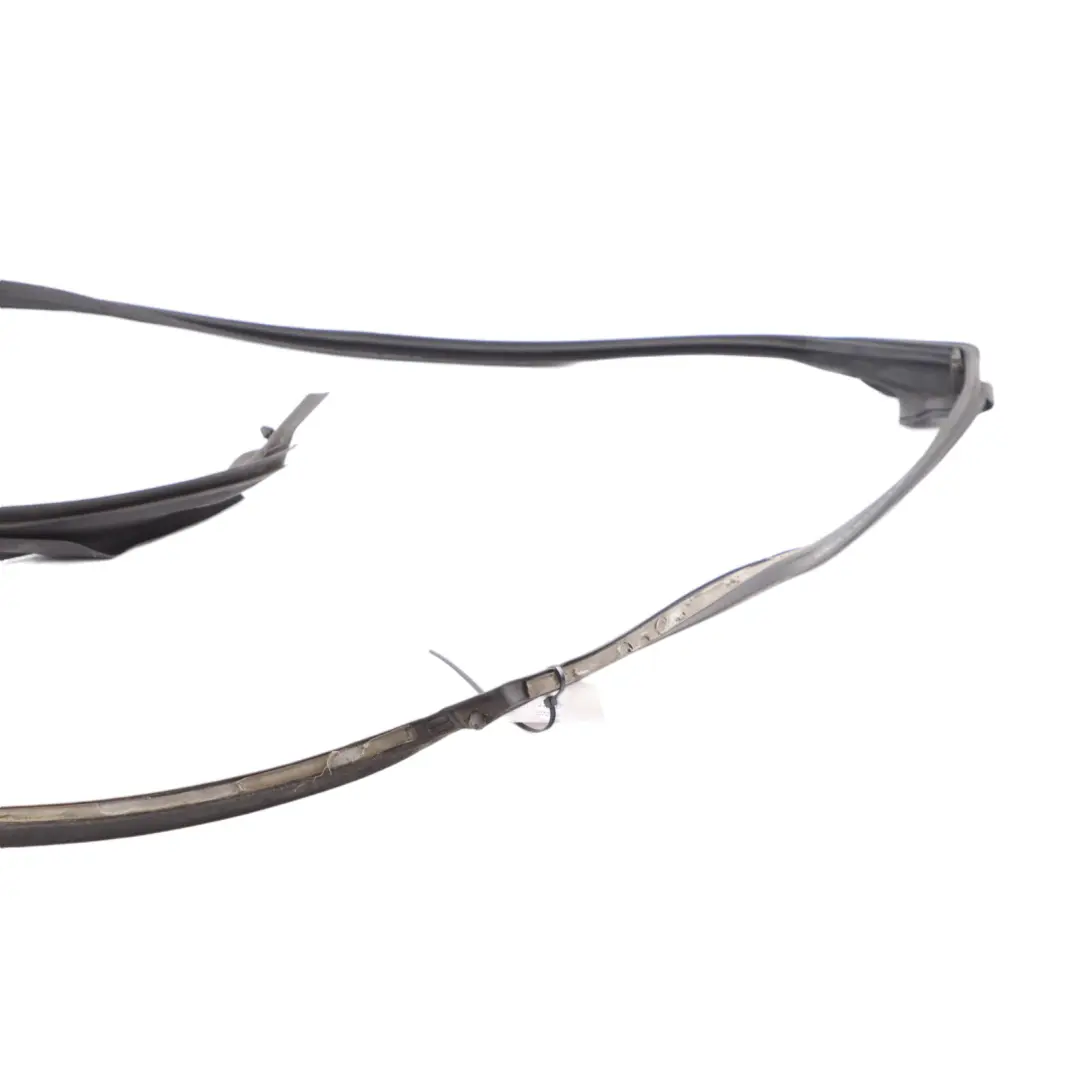 Guarnizione Porta Posteriore Destra Top Finestra Telaio per Mercedes W221 Berlina con numero di parte A2217310780 Mercedes W221 Berlina Guarnizione Porta Posteriore Destra Top Finestra Telaio - SKU A2217310780 - Numero di parte A2217310780