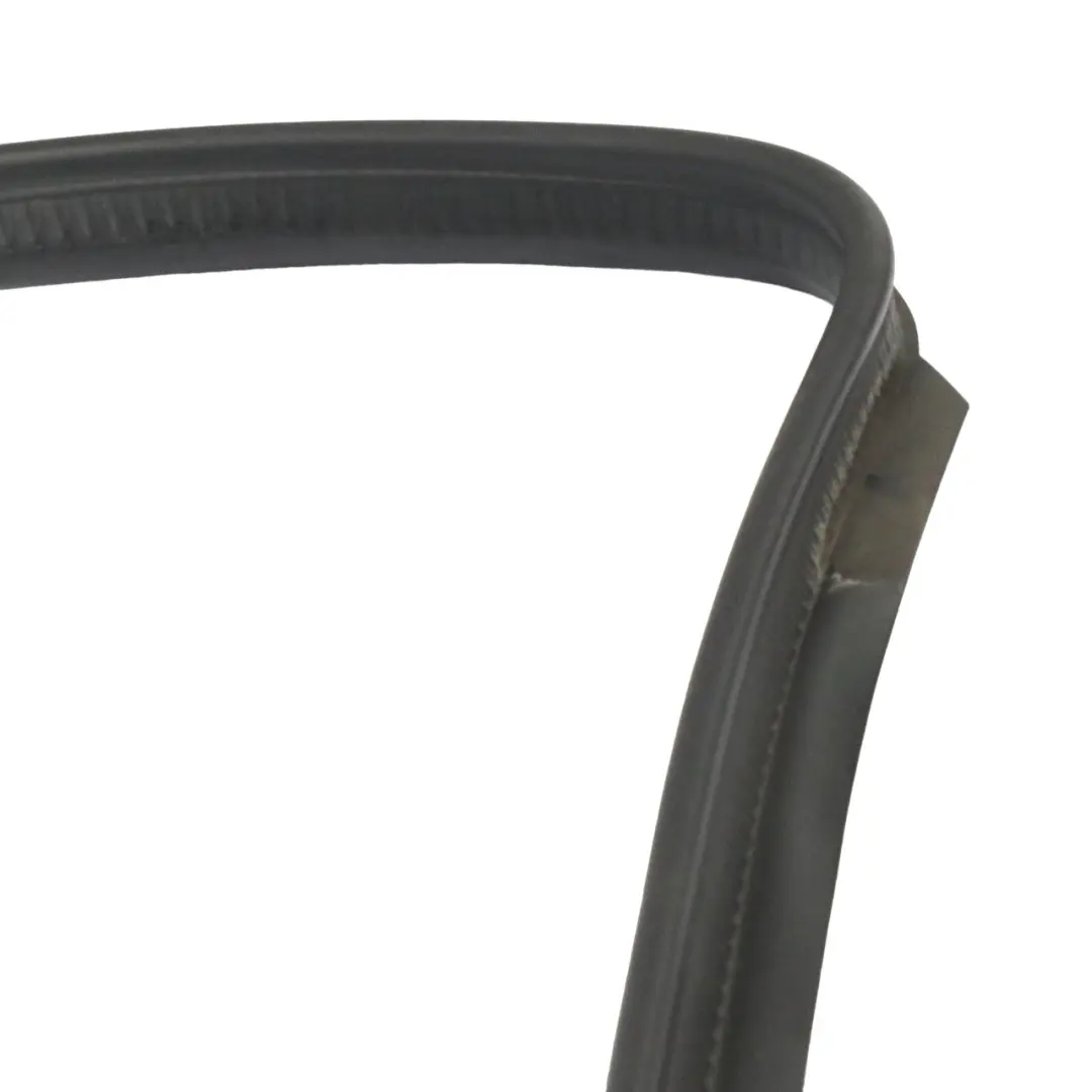 S500 Sedan Guarnizione del coperchio del bagagliaio per Mercedes W221 con numero di parte A2217500498 Mercedes W221 S500 Sedan Guarnizione del coperchio del bagagliaio - SKU A2217500498 - Numero di parte A2217500498