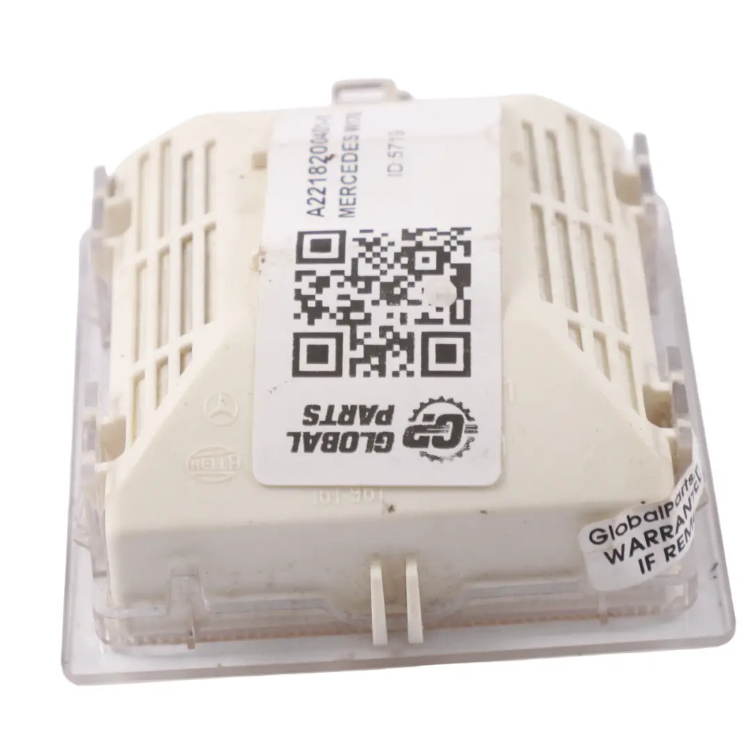Lampka Schowka do Mercedes CLA W176 C117 ML W164 GLC X253 o numerze A2218200401 Mercedes CLA W176 C117 ML W164 GLC X253 Lampka Schowka - SKU A2218200401-1 - Numer Części A2218200401