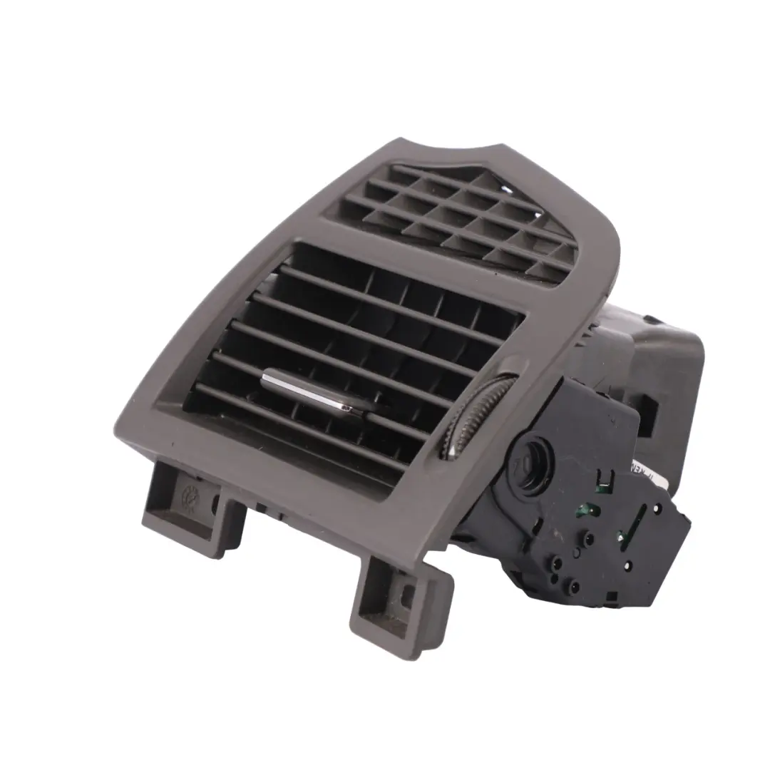 S500 Armaturenbrett vordere Entlüftungsdüse Links für Mercedes W221 mit Teilenummer A2218300154 Mercedes W221 S500 Armaturenbrett vordere Entlüftungsdüse Links - SKU A2218300154-2 - Teilenummer A2218300154