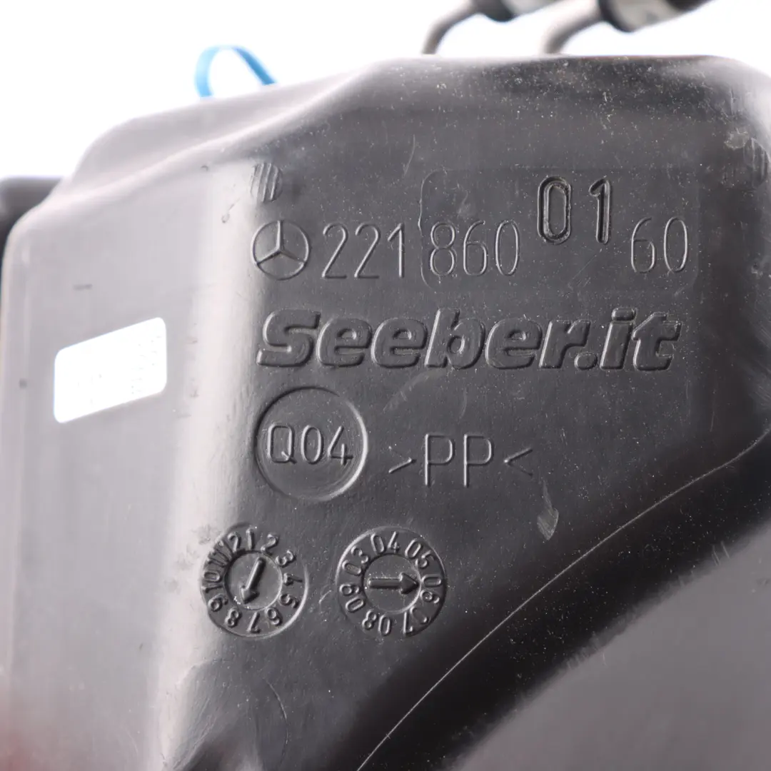  Depósito de agua para lavaparabrisas Mercedes W221 - SKU A2218600160 - Número de pieza A2218600160