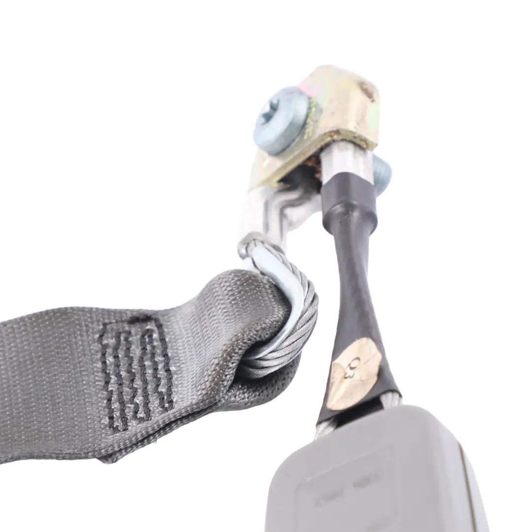Mercedes W221 Seat Belt Rear Centre Middle Seatbelt Buckle - SKU A2218600585-2 - Numéro de pièce A2218600585