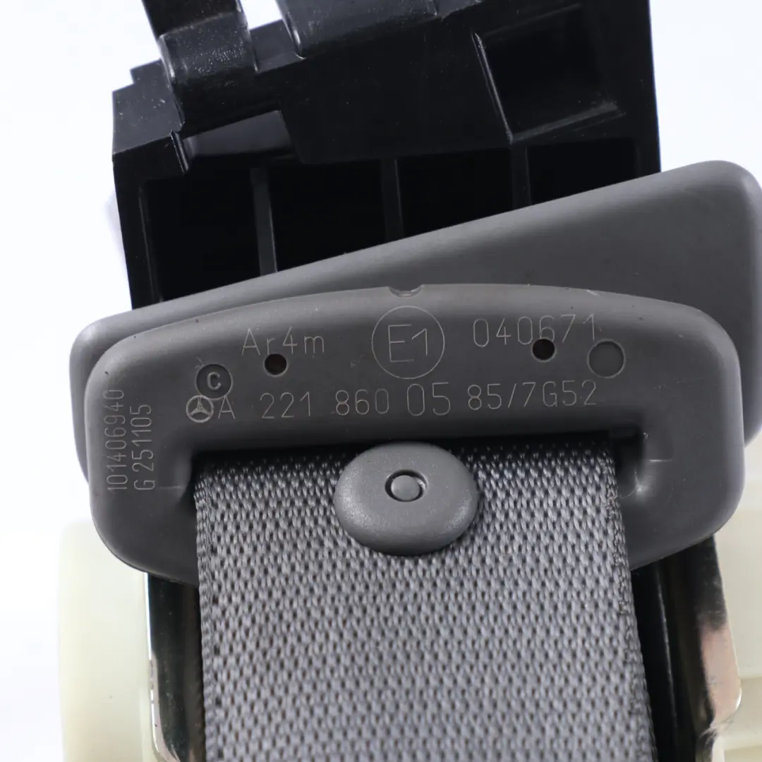 Mercedes W221 Sicherheitsgurt hinten Mitte Sicherheitsgurtschnalle - SKU A2218600585-2 - Teilenummer A2218600585
