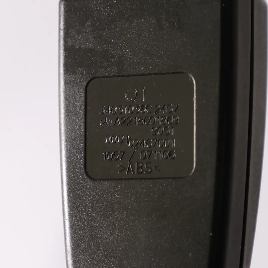 Belt Buckle Front Right O/S Safety Belt Black to Mercedes W221 Seat with Part number A2218601869 Mercedes W221 Seat Belt Buckle Front Right O/S Safety Belt Black - SKU A2218601869 - Part number A2218601869