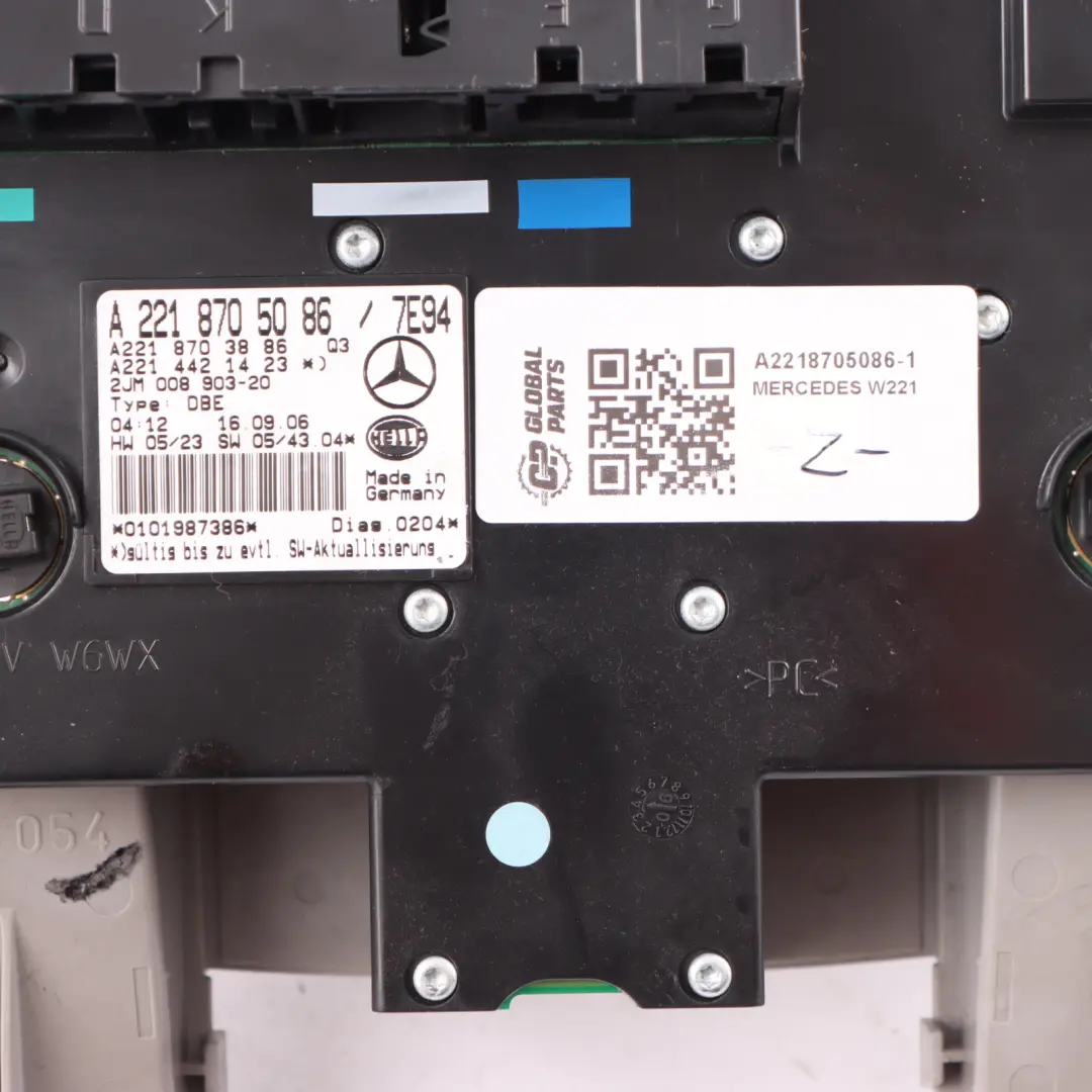 Lampka Oświetlenia Podsufitki Przednia Beżowa do Mercedes W221 o numerze A2218705086 Mercedes W221 Lampka Oświetlenia Podsufitki Przednia Beżowa - SKU A2218705086-1 - Numer Części A2218705086