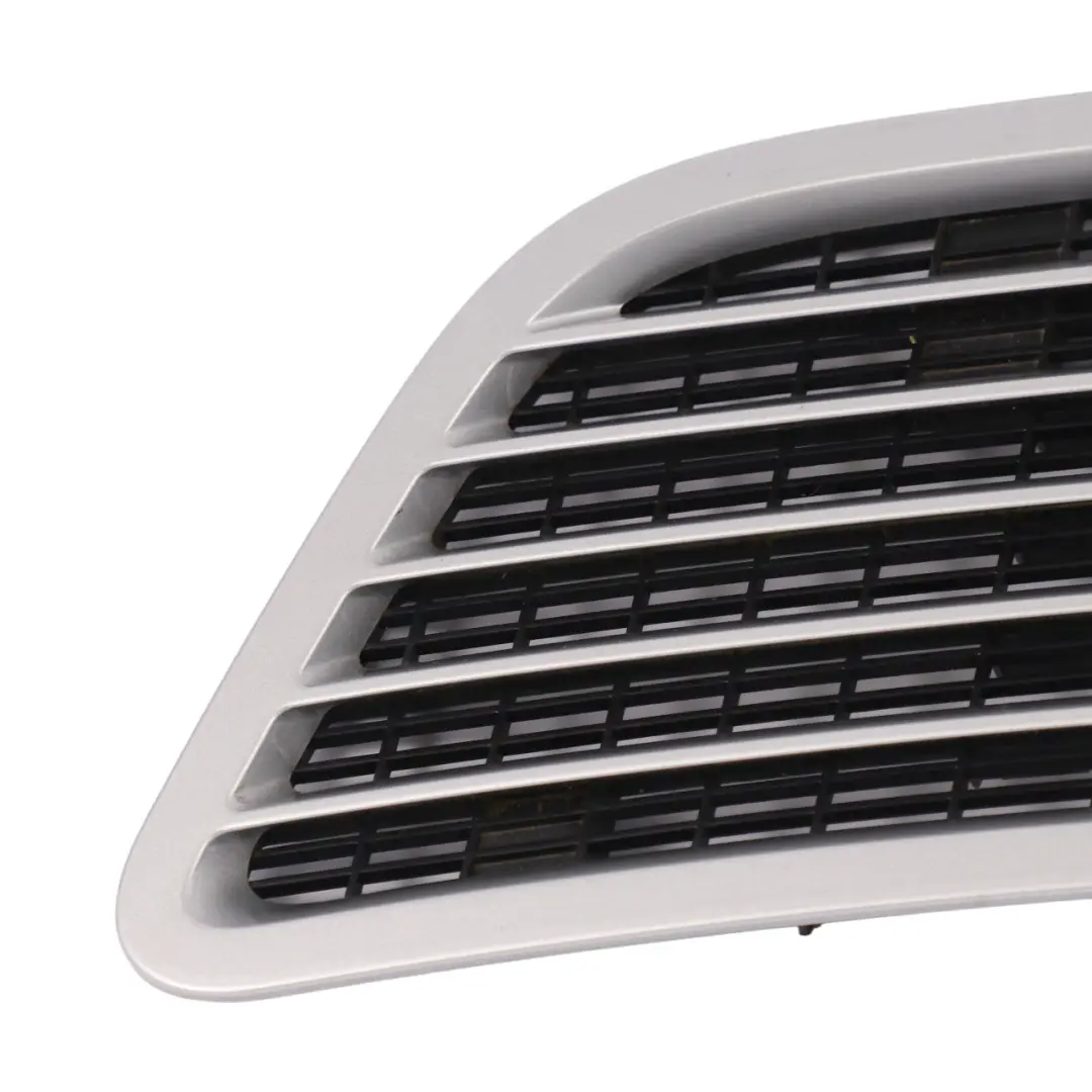 Motorhaube Kühlergrill Links Lüftungsschacht Iridium Silber 775 für Mercedes W221 mit Teilenummer A2218800305 Mercedes W221 Motorhaube Kühlergrill Links Lüftungsschacht Iridium Silber 775 - SKU A2218800305-IRS - Teilenummer A2218800305