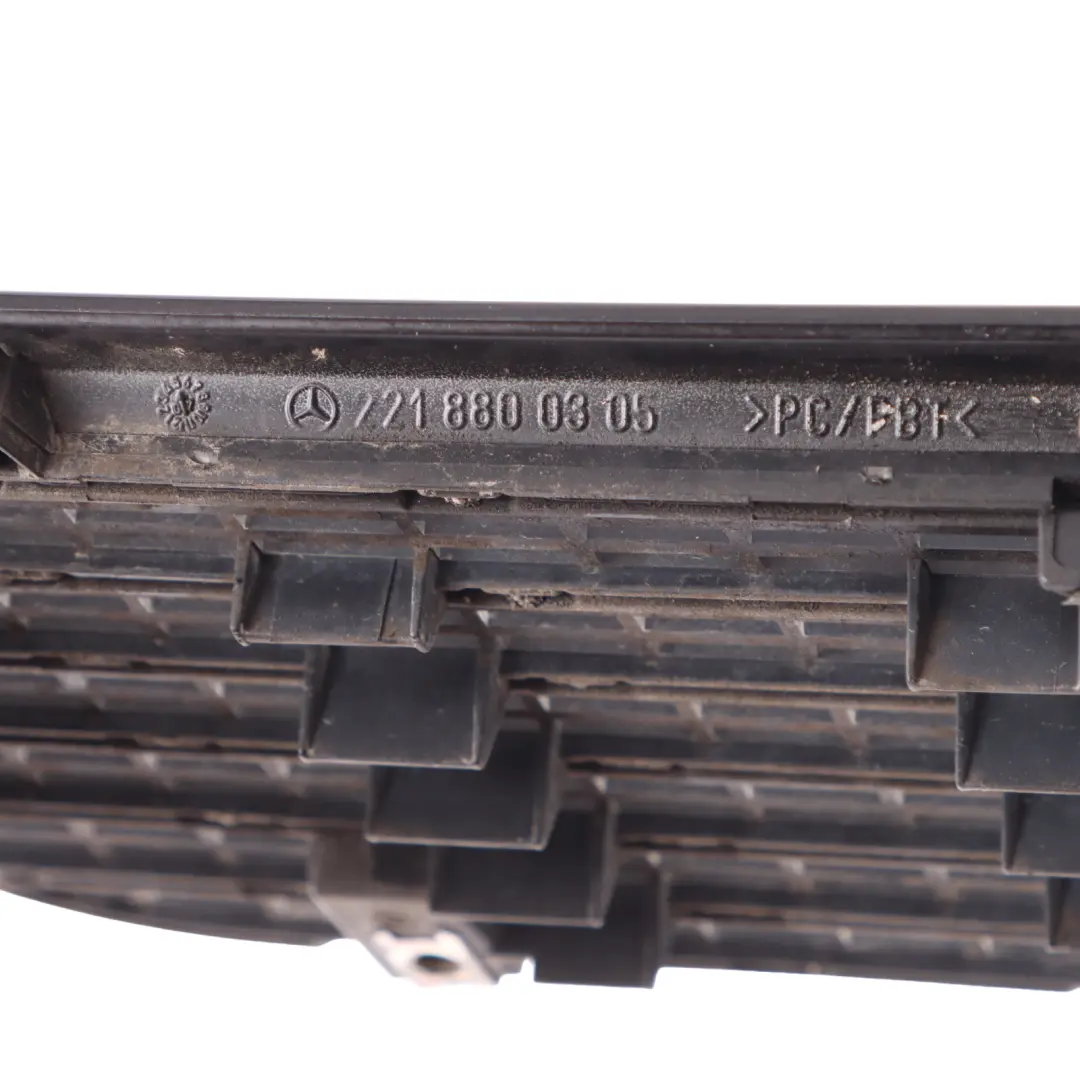  Rejilla capó Mercedes W221 conducto ventilación lateral izquierdo negro 197 - SKU A2218800305-OB - Número de pieza A2218800305