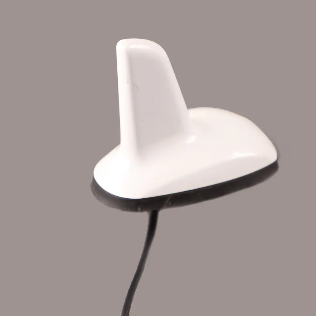 Antenna Mercedes A207 Convertible Trunk Lid Rear Center Polar White - 149 to with Part number A2219056600 Antenna Mercedes A207 Convertible Trunk Lid Rear Center Polar White - 149 - SKU A2219056600-POL - Part number A2219056600