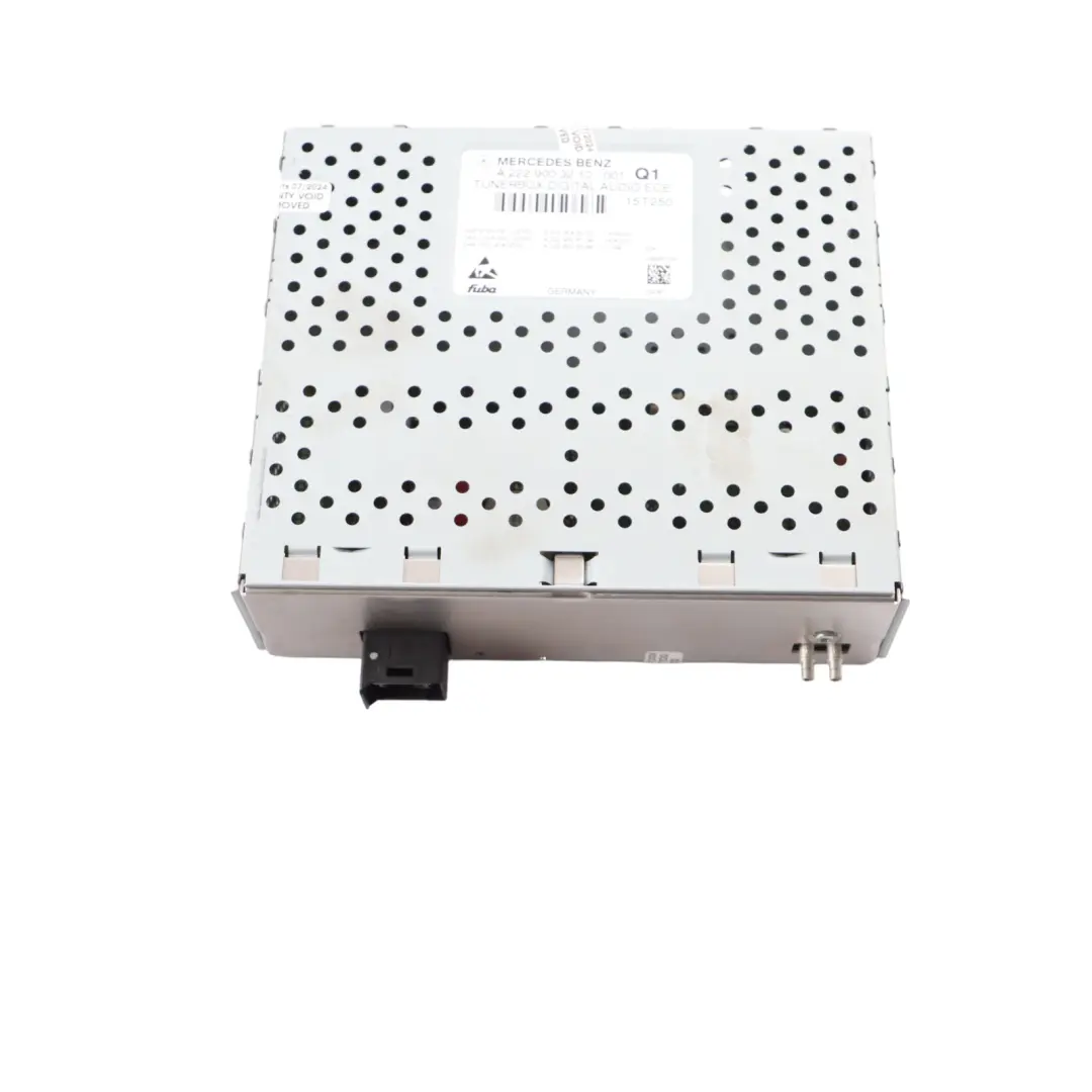 Hauptgerät Audio Player Radio Sat Nav Modul für Mercedes W205 mit Teilenummer A2229003210 Mercedes W205 Hauptgerät Audio Player Radio Sat Nav Modul - SKU A2229003210 - Teilenummer A2229003210