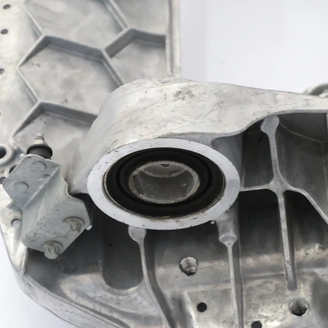 Soporte eléctrico motor bastidor para Mercedes EQA H243 con número de pieza A2433451800 Mercedes EQA H243 Soporte eléctrico motor bastidor - SKU A2433451800 - Número de pieza A2433451800