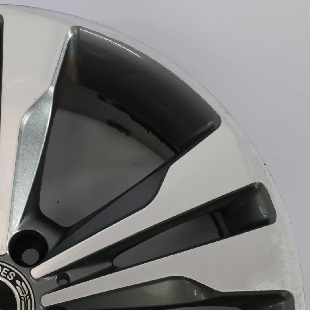 Leichtmetallfelge 18" 7,5J ET:52 5-Doppelspeiche für Mercedes C117 mit Teilenummer A2464010400 Mercedes C117 Leichtmetallfelge 18" 7,5J ET:52 5-Doppelspeiche - SKU A2464010400-2 - Teilenummer A2464010400