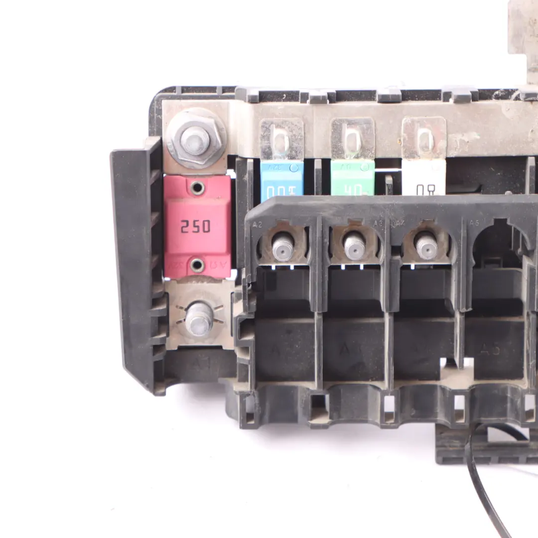 Caja de fusibles Unidad de control SAM Módulo Relé para Mercedes W176 con número de pieza A2465402050 Mercedes W176 Caja de fusibles Unidad de control SAM Módulo Relé - SKU A2465402050 - Número de pieza A2465402050