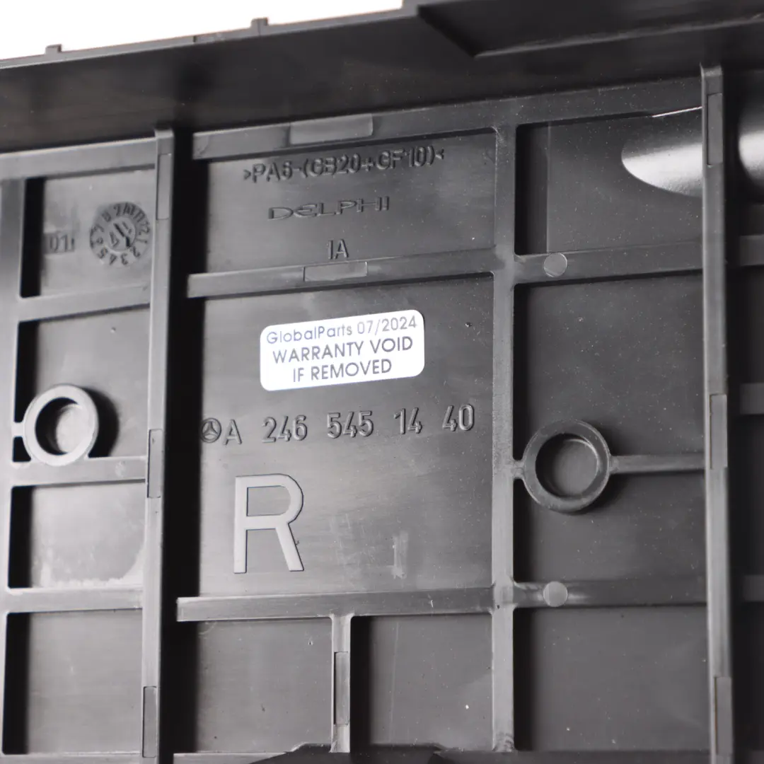 Sicherung Relaiskasten Abdeckung Cap Top Trim Deckel für Mercedes W176 mit Teilenummer A2465451440 Mercedes W176 Sicherung Relaiskasten Abdeckung Cap Top Trim Deckel - SKU A2465451440 - Teilenummer A2465451440