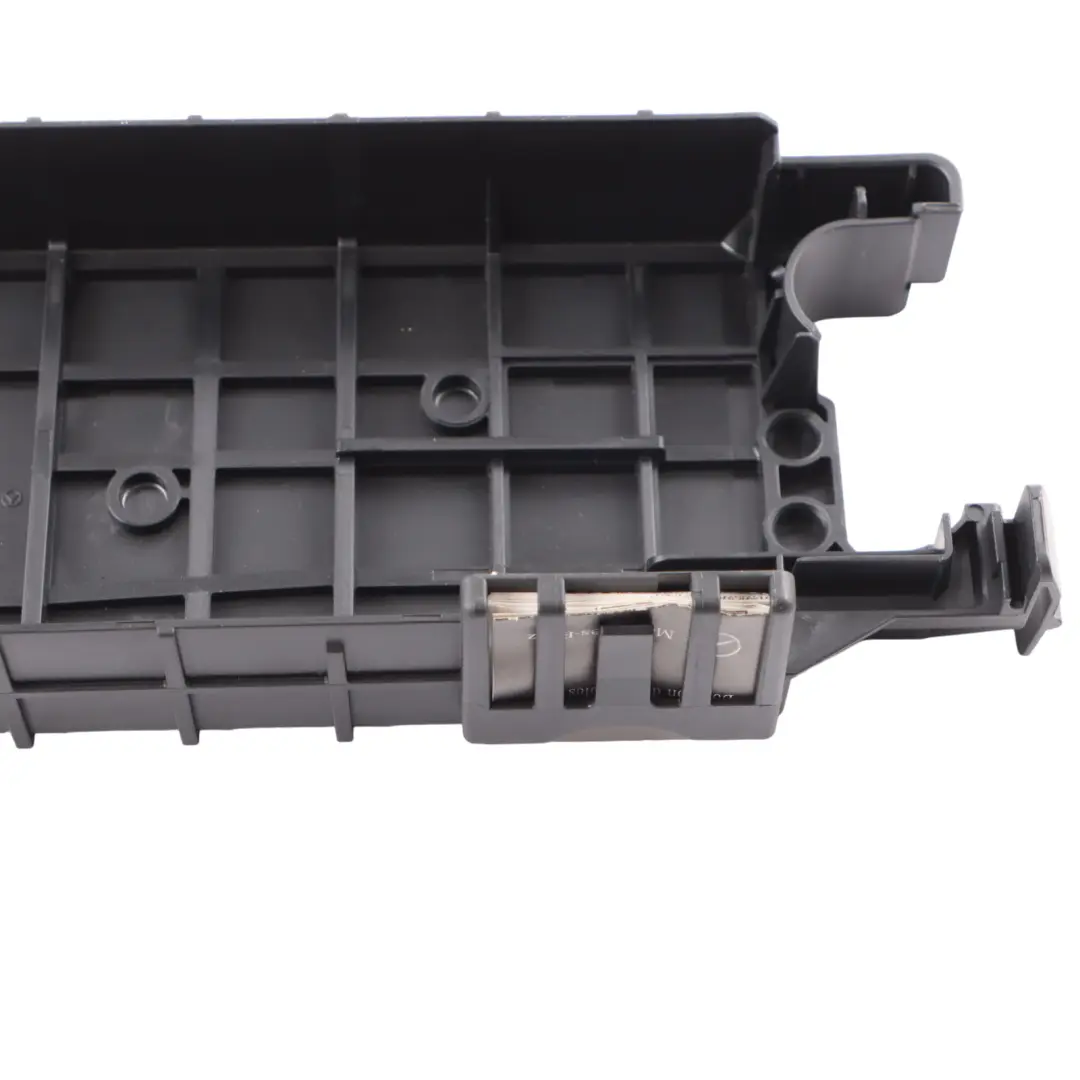 Mercedes W176 Scatola Fusibili Coperchio Cappello Top Trim Coperchio - SKU A2465451440 - Numero di parte A2465451440