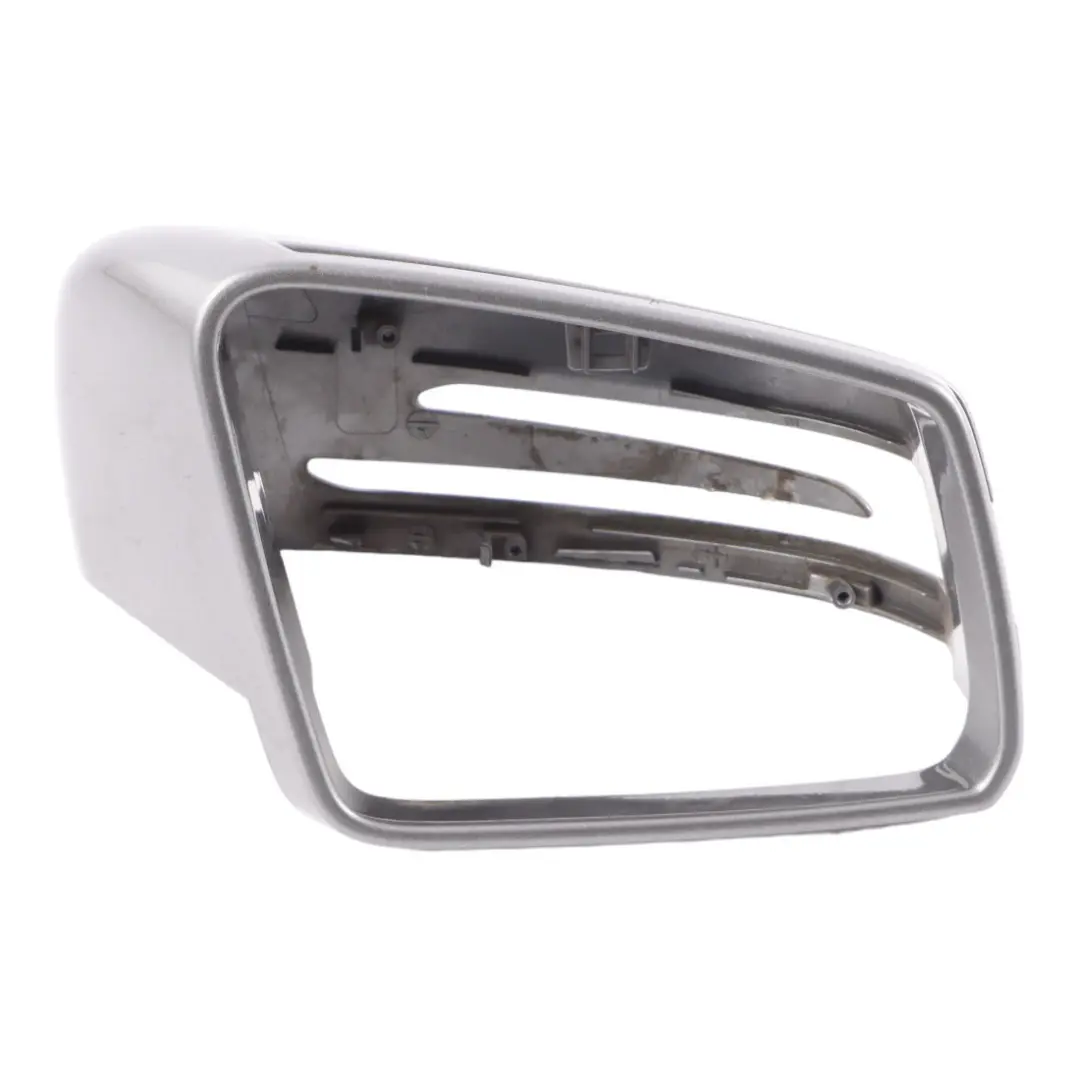 Osłona Obudowa Lusterka Prawa Szara do Mercedes W176 o numerze A2468110200 Mercedes W176 Osłona Obudowa Lusterka Prawa Szara - SKU A2468110200-MG - Numer Części A2468110200