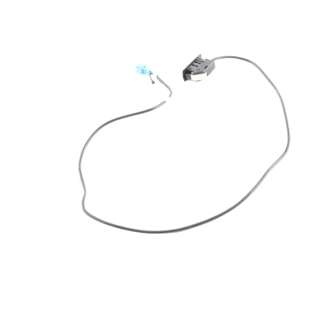 Porta jack AUX Cavo di cablaggio per Mercedes C117 W246 W176 con numero di parte A2468201915 Mercedes C117 W246 W176 Porta jack AUX Cavo di cablaggio - SKU A2468201915 - Numero di parte A2468201915