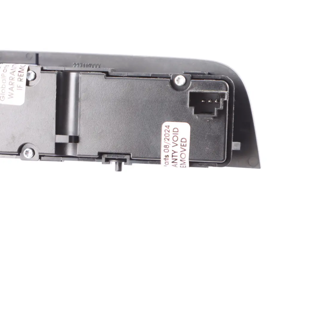 W117 Panneau Commutateurs Feux Détresse Unité Commande pour Mercedes à propos du numéro de pièce A2469058202 Mercedes W117 Panneau Commutateurs Feux Détresse Unité Commande - SKU A2469058202 - Numéro de pièce A2469058202