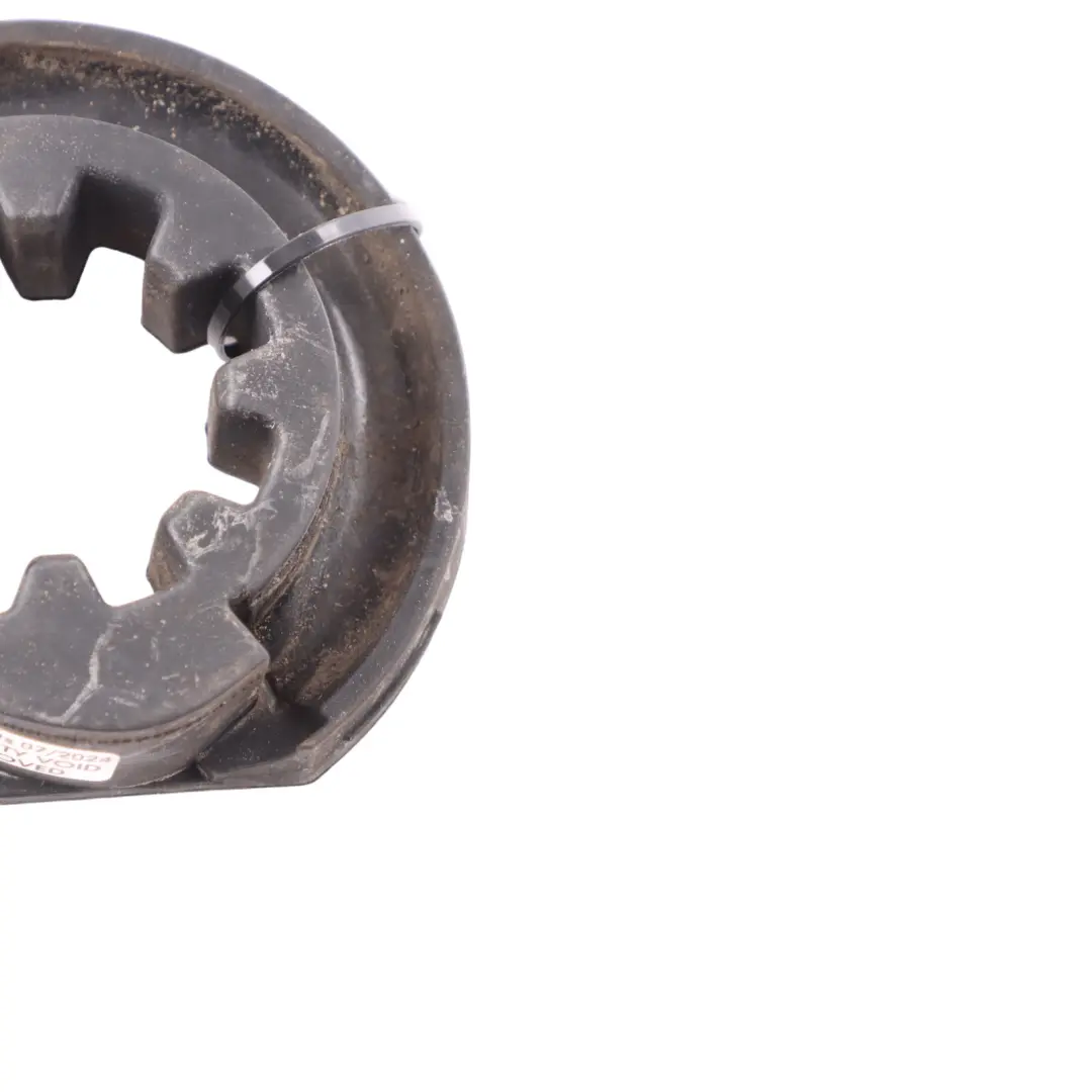 Hintere Federhalterung Einsatz Unten Links Rechts für Mercedes W177 mit Teilenummer A2473250184 Mercedes W177 Hintere Federhalterung Einsatz Unten Links Rechts - SKU A2473250184 - Teilenummer A2473250184