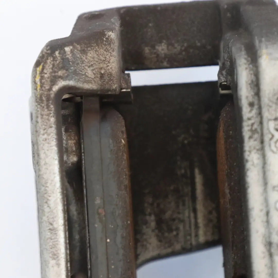 Etrier de frein avant gauche Support d'étrier pour Mercedes H243 à propos du numéro de pièce A2474214300 Mercedes H243 Etrier de frein avant gauche Support d'étrier - SKU A2474214300 - Numéro de pièce A2474214300