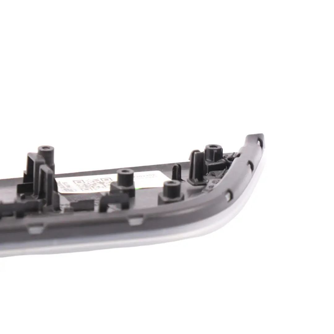 Panel embellecedor tarjeta puerta delantera izquierda Aluminio para Mercedes EQA H243 con número de pieza A2477202102 Mercedes EQA H243 Panel embellecedor tarjeta puerta delantera izquierda Aluminio - SKU A2477202102 - Número de pieza A2477202102