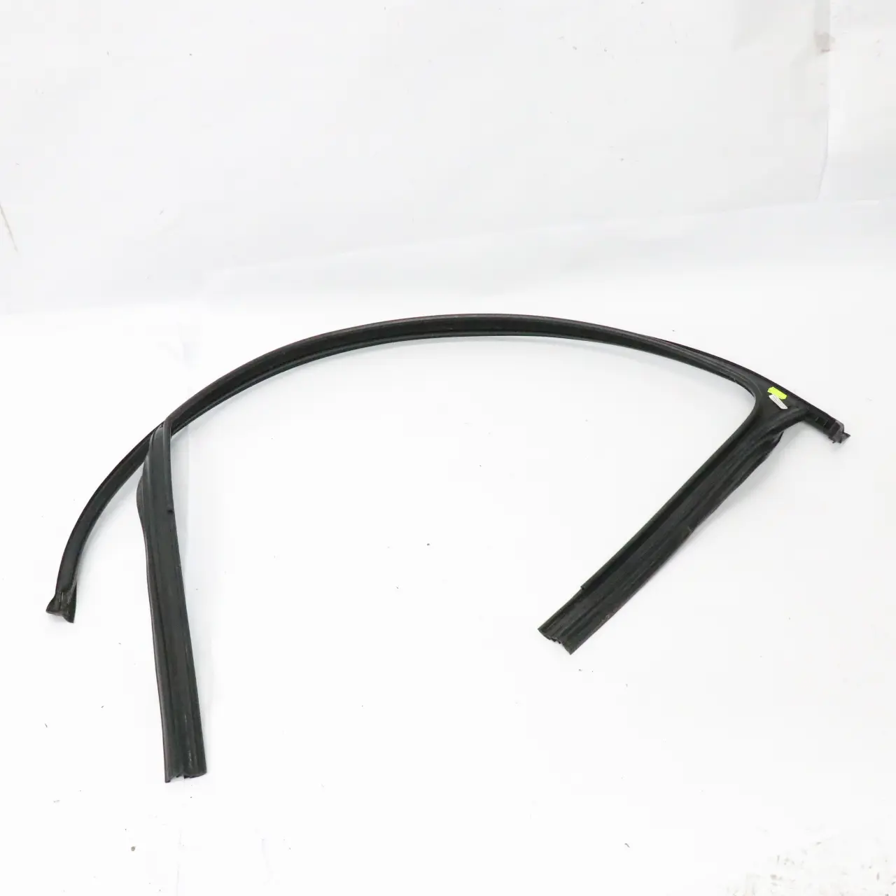 Mercedes H243 Door Seal Front Right O/S Sealing Gasket Rubber A2477254200