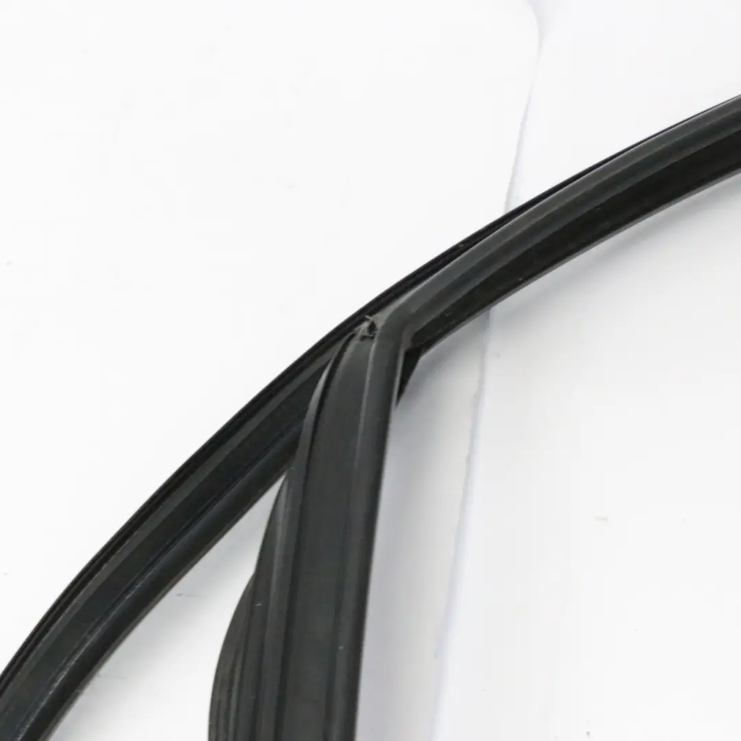 Sello de puerta delantera derecha Junta de sellado para Mercedes H243 con número de pieza A2477254200 Mercedes H243 Sello de puerta delantera derecha Junta de sellado - SKU A2477254200 - Número de pieza A2477254200