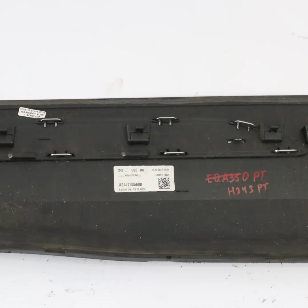 Moldura puerta trasera derecha AMG para Mercedes EQA H243 con número de pieza A2477305600 Mercedes EQA H243 Moldura puerta trasera derecha AMG - SKU A2477305600 - Número de pieza A2477305600