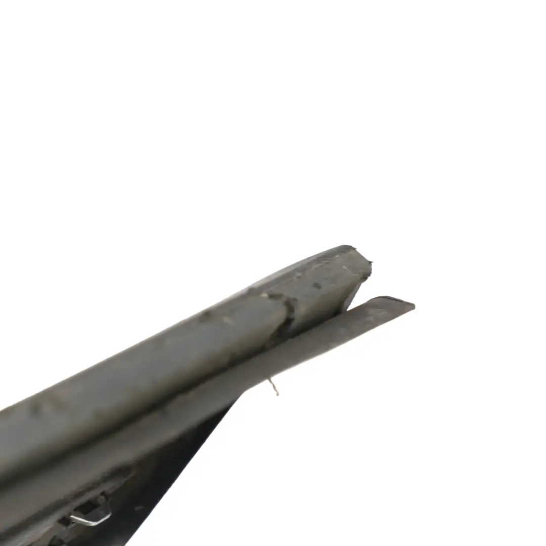 Moldura puerta trasera derecha AMG para Mercedes EQA H243 con número de pieza A2477305600 Mercedes EQA H243 Moldura puerta trasera derecha AMG - SKU A2477305600 - Número de pieza A2477305600