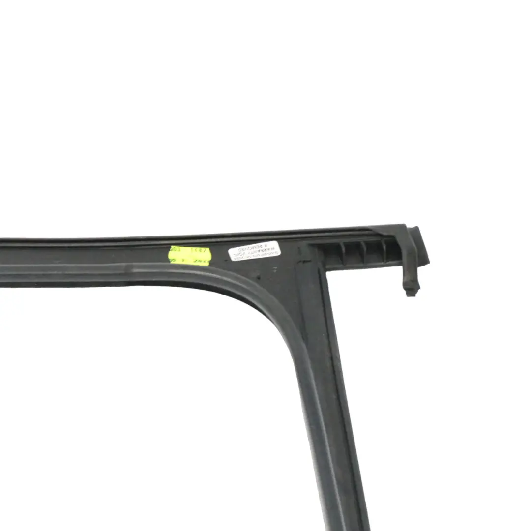 Guarnizione porta posteriore sinistra tenuta gomma per Mercedes H243 con numero di parte A2477354300 Mercedes H243 Guarnizione porta posteriore sinistra tenuta gomma - SKU A2477354300 - Numero di parte A2477354300