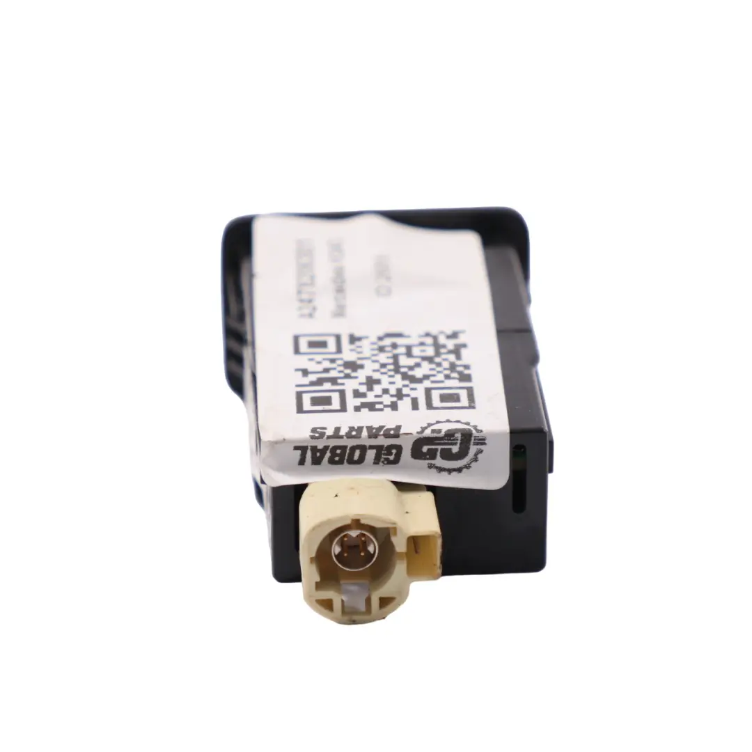 Mercedes H243 W247 Porta USB Tipo-C Spina di ingresso Connessione - SKU A2478206301 - Numero di parte A2478206301