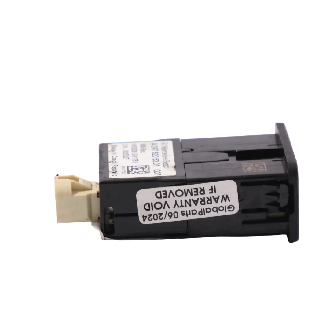Mercedes H243 W247 Porta USB Tipo-C Spina di ingresso Connessione - SKU A2478206301 - Numero di parte A2478206301
