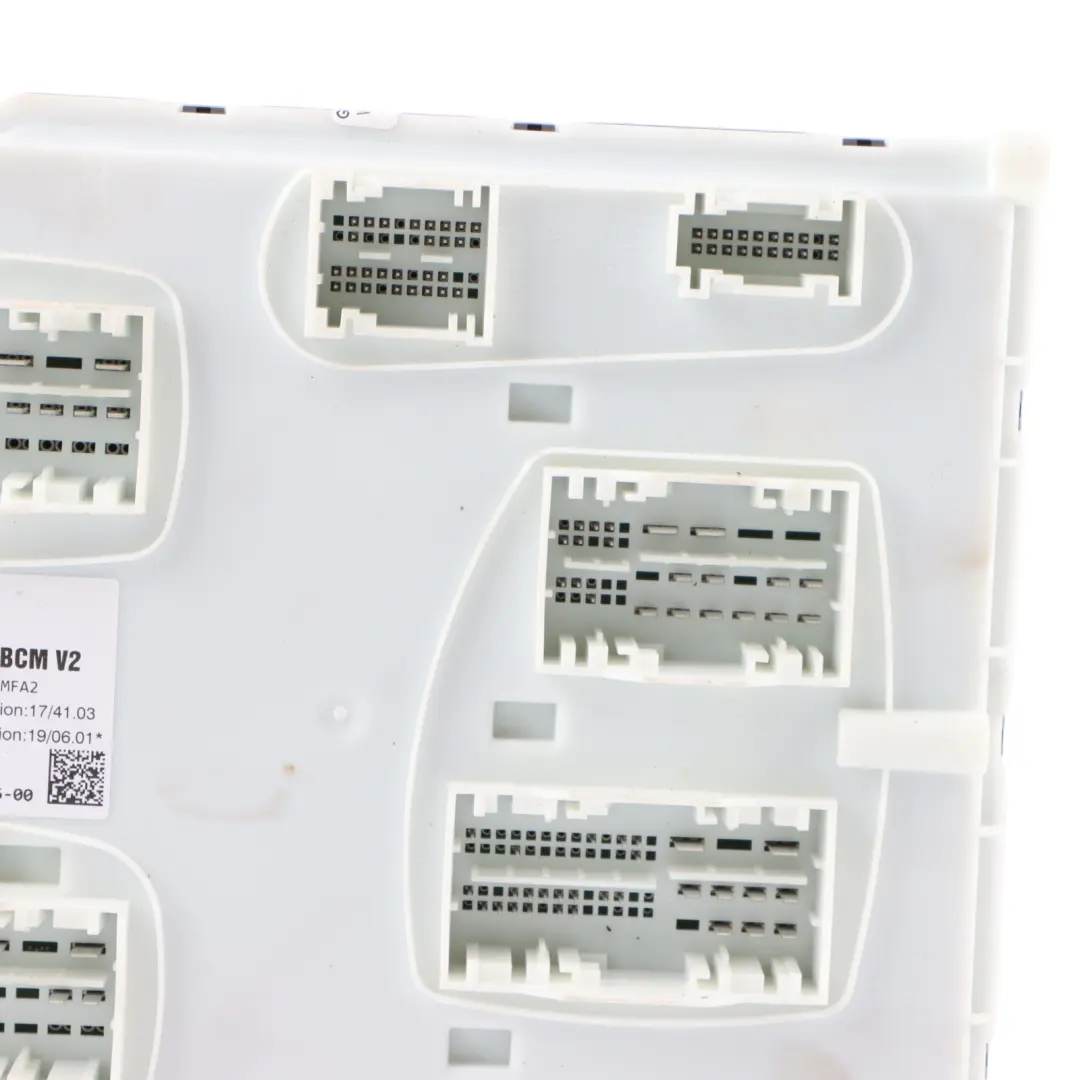 Fuse Box Front Central Body Control Module BCM Unit to Mercedes W177 with Part number A2479005708 Mercedes W177 Fuse Box Front Central Body Control Module BCM Unit - SKU A2479005708 - Part number A2479005708