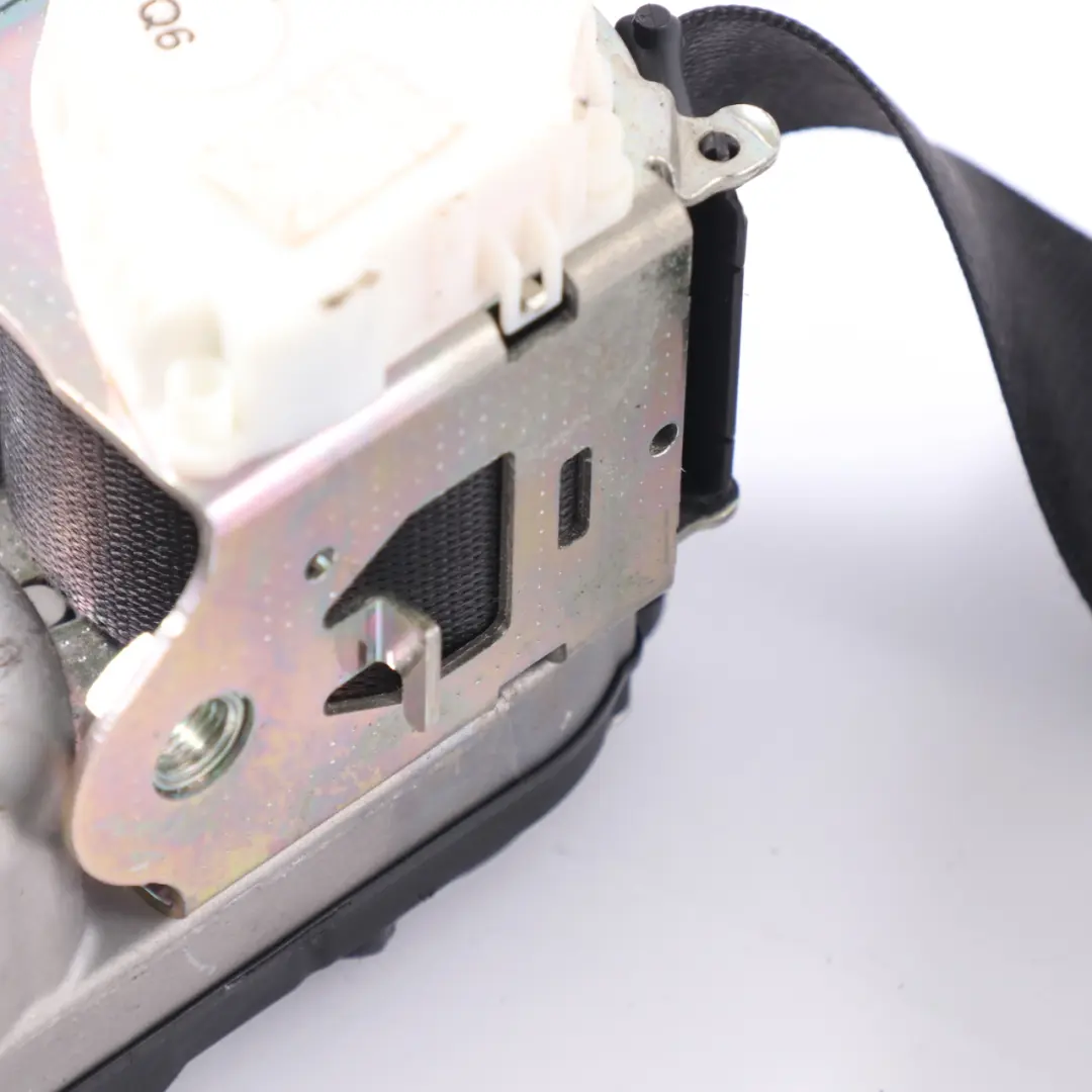 Ceinture sécurité supérieure siège avant gauche Noir pour Mercedes W164 à propos du numéro de pièce A2518601985 Mercedes W164 Ceinture sécurité supérieure siège avant gauche Noir - SKU A2518601985 - Numéro de pièce A2518601985