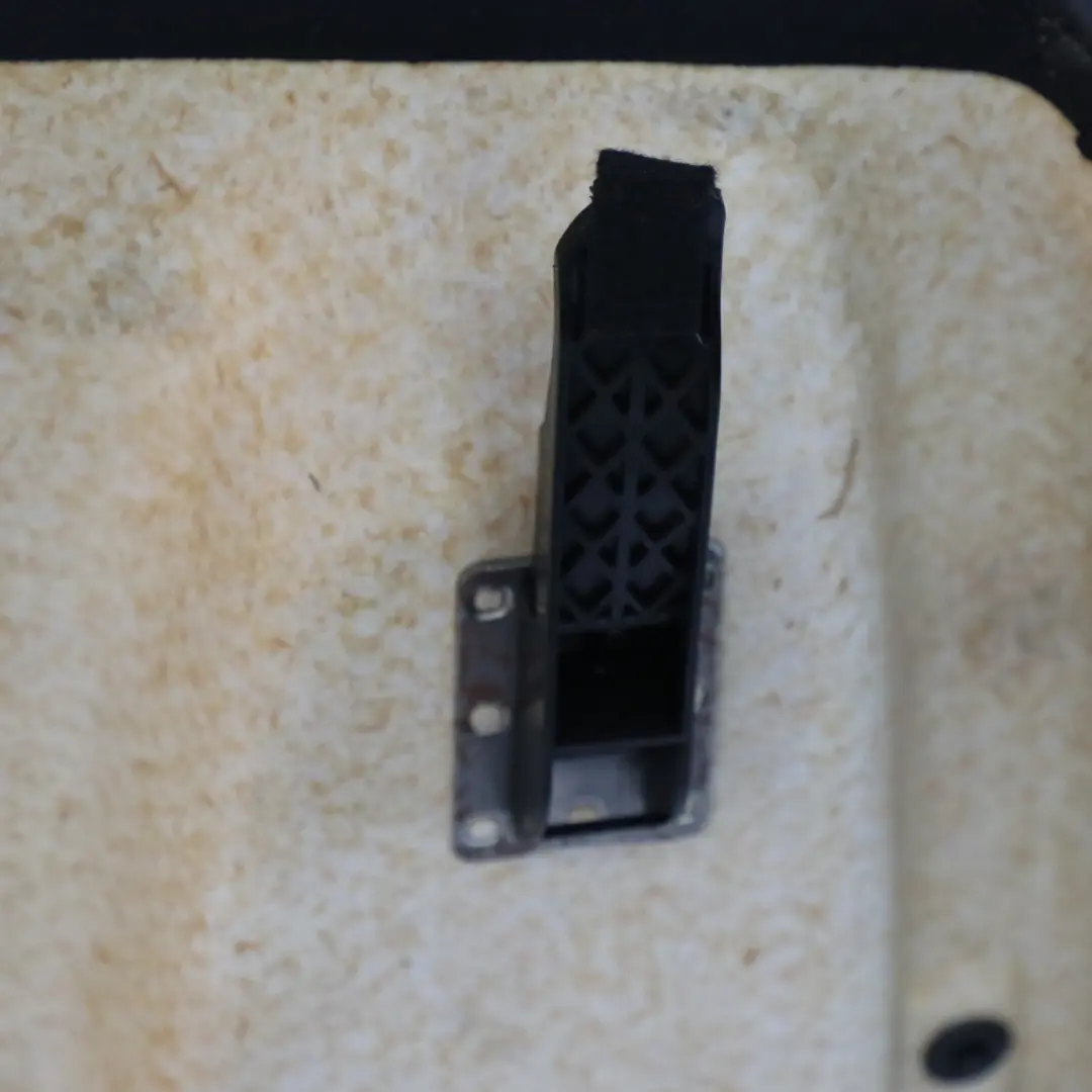 schienale sedile anteriore destro Pannello posteriore nero per Mercedes ML W164 con numero di parte A2519100139 Mercedes ML W164 schienale sedile anteriore destro Pannello posteriore nero - SKU A2519100139 - Numero di parte A2519100139