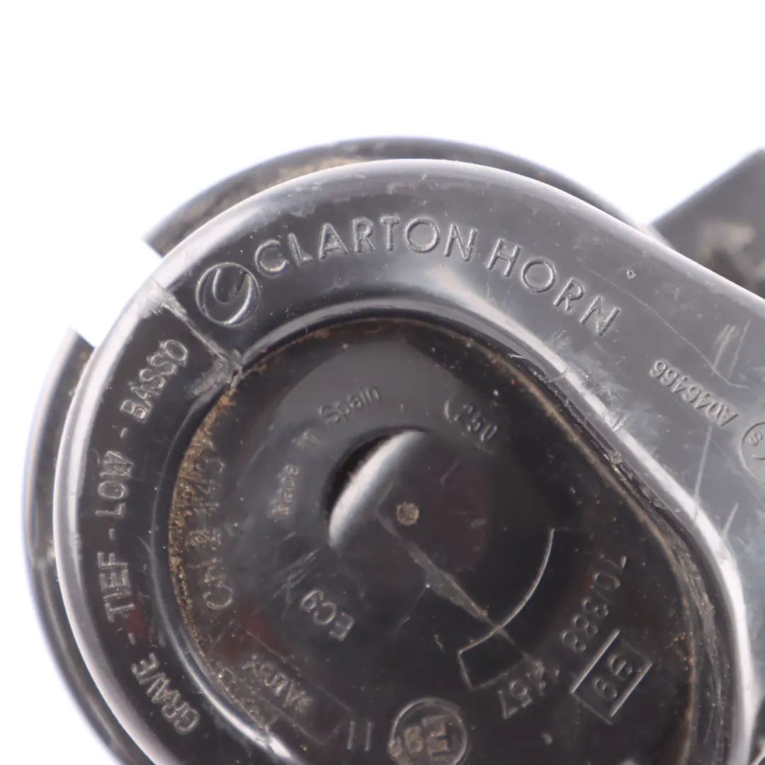 Hupe Signal Fanfare Vorne Rechts Tiefer Ton für Mercedes GLC C253 mit Teilenummer A2535422100 Mercedes GLC C253 Hupe Signal Fanfare Vorne Rechts Tiefer Ton - SKU A2535422100 - Teilenummer A2535422100