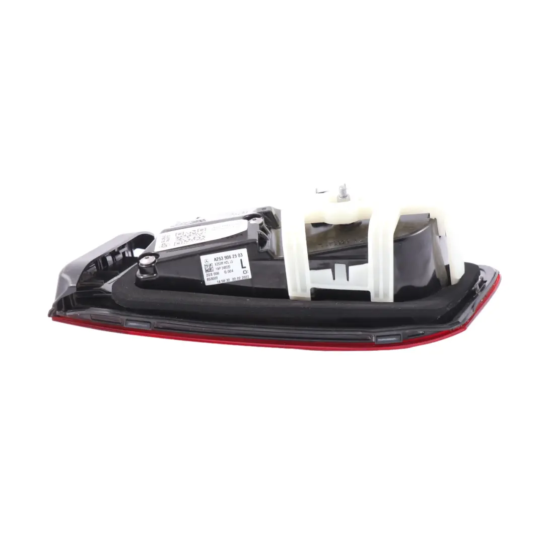 Luce segnalazione bagagliaio posteriore sinistra per Mercedes GLC X253 con numero di parte A2539062503 Mercedes GLC X253 Luce segnalazione bagagliaio posteriore sinistra - SKU A2539062503 - Numero di parte A2539062503
