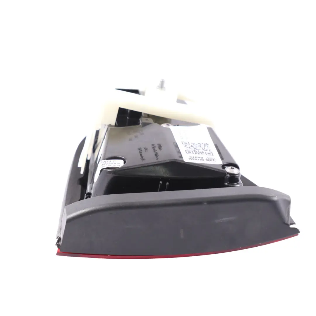 Luce segnalazione bagagliaio posteriore sinistra per Mercedes GLC X253 con numero di parte A2539062503 Mercedes GLC X253 Luce segnalazione bagagliaio posteriore sinistra - SKU A2539062503 - Numero di parte A2539062503