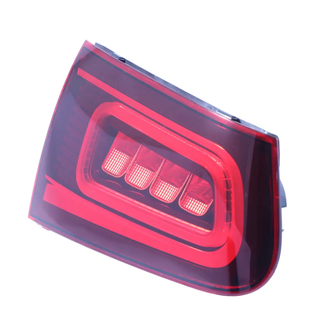 Luce segnalazione bagagliaio posteriore sinistra per Mercedes GLC X253 con numero di parte A2539062503 Mercedes GLC X253 Luce segnalazione bagagliaio posteriore sinistra - SKU A2539062503 - Numero di parte A2539062503